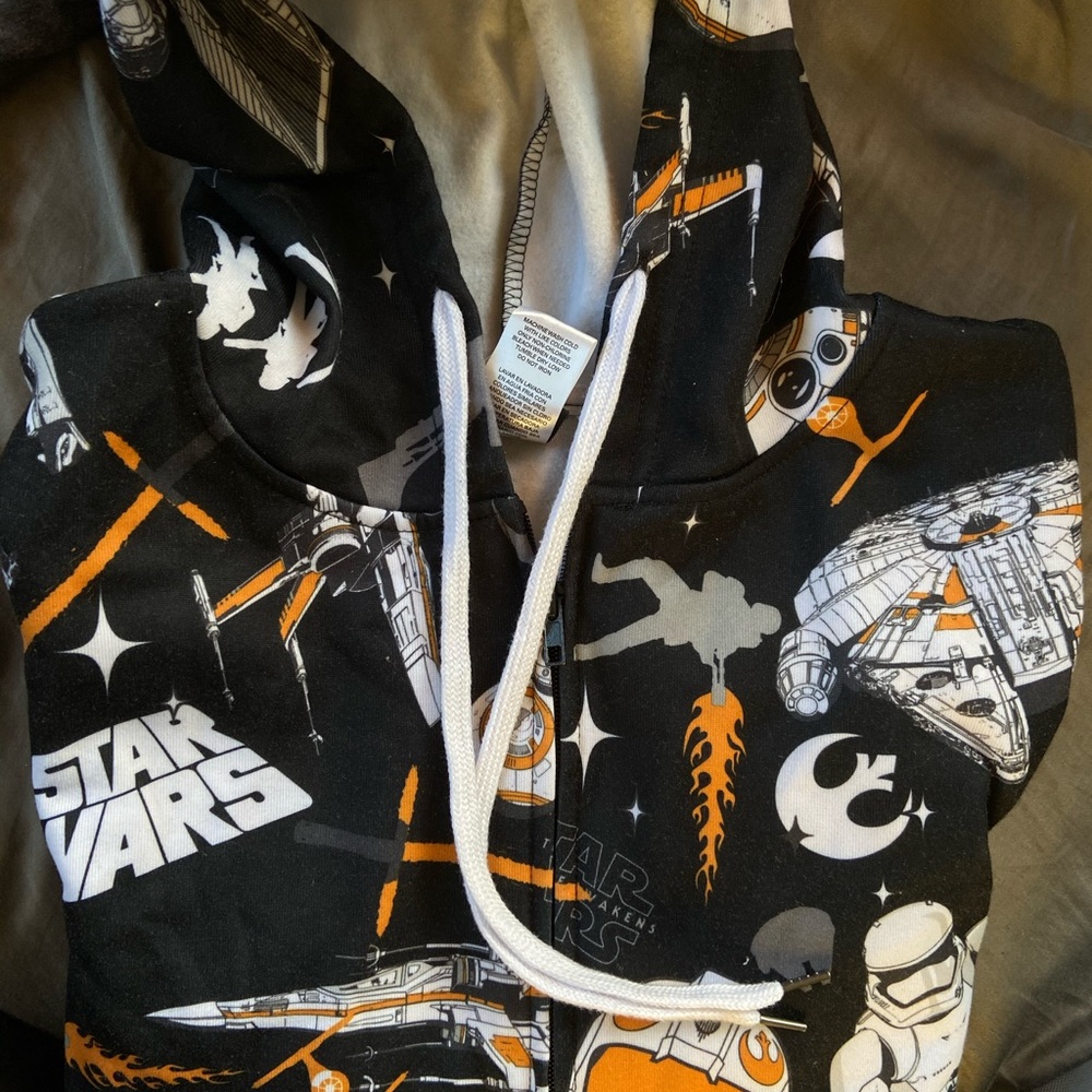 BB-8 Star Wars hoodie.